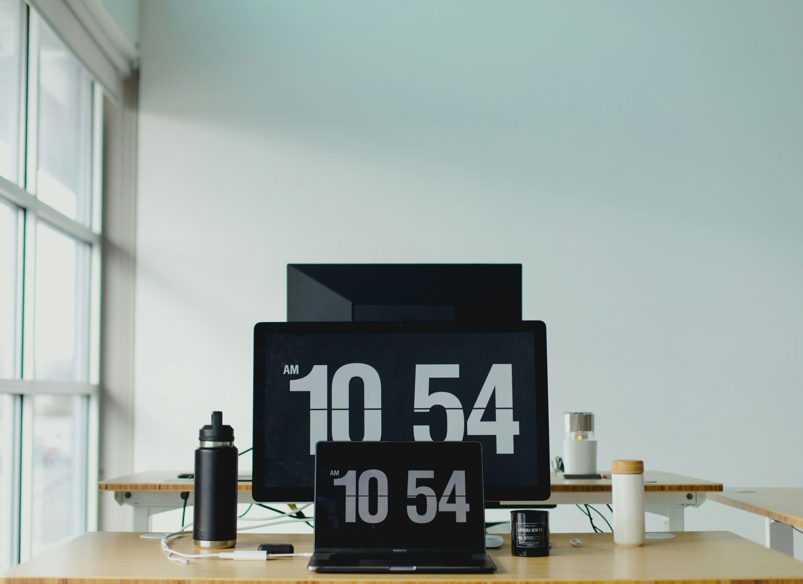 A bar chart showing peak call times by hour of day.