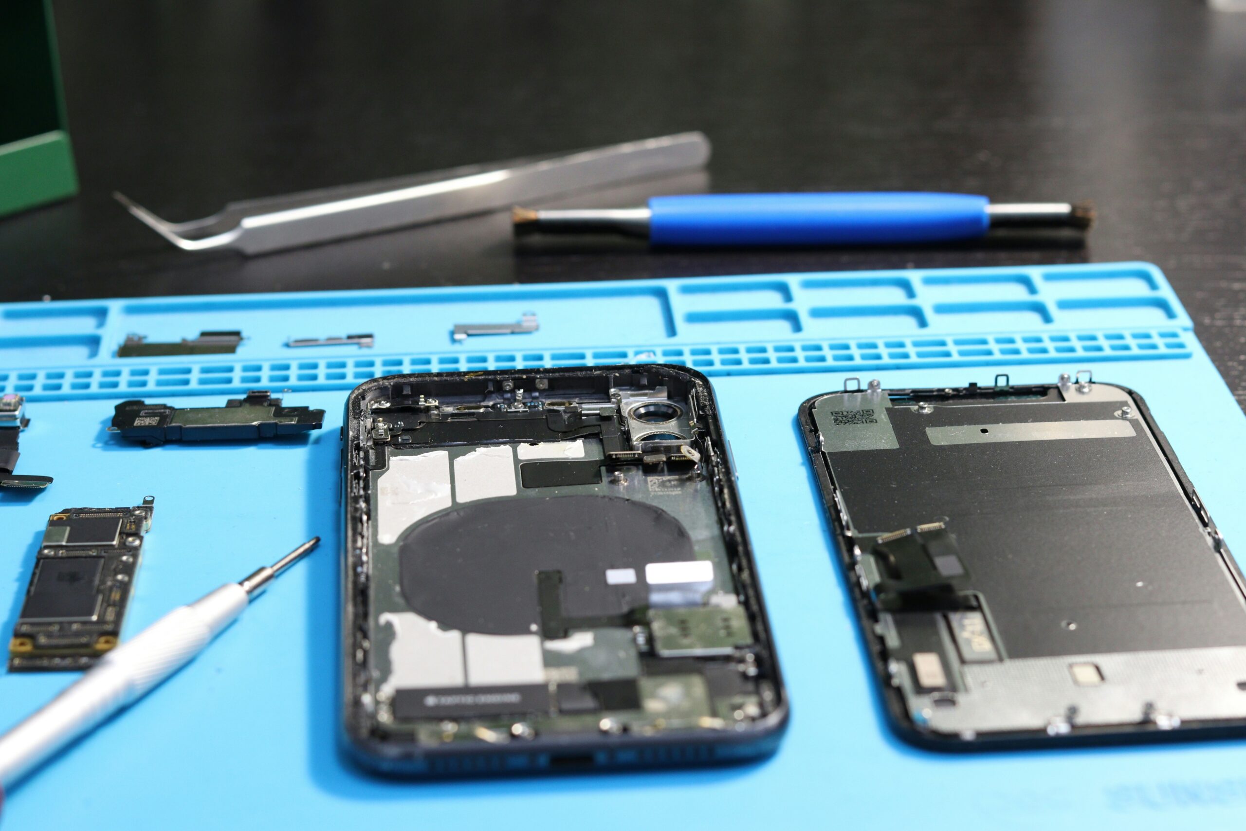 Before and after results showing extended battery life achieved through optimization techniques mentioned in the article