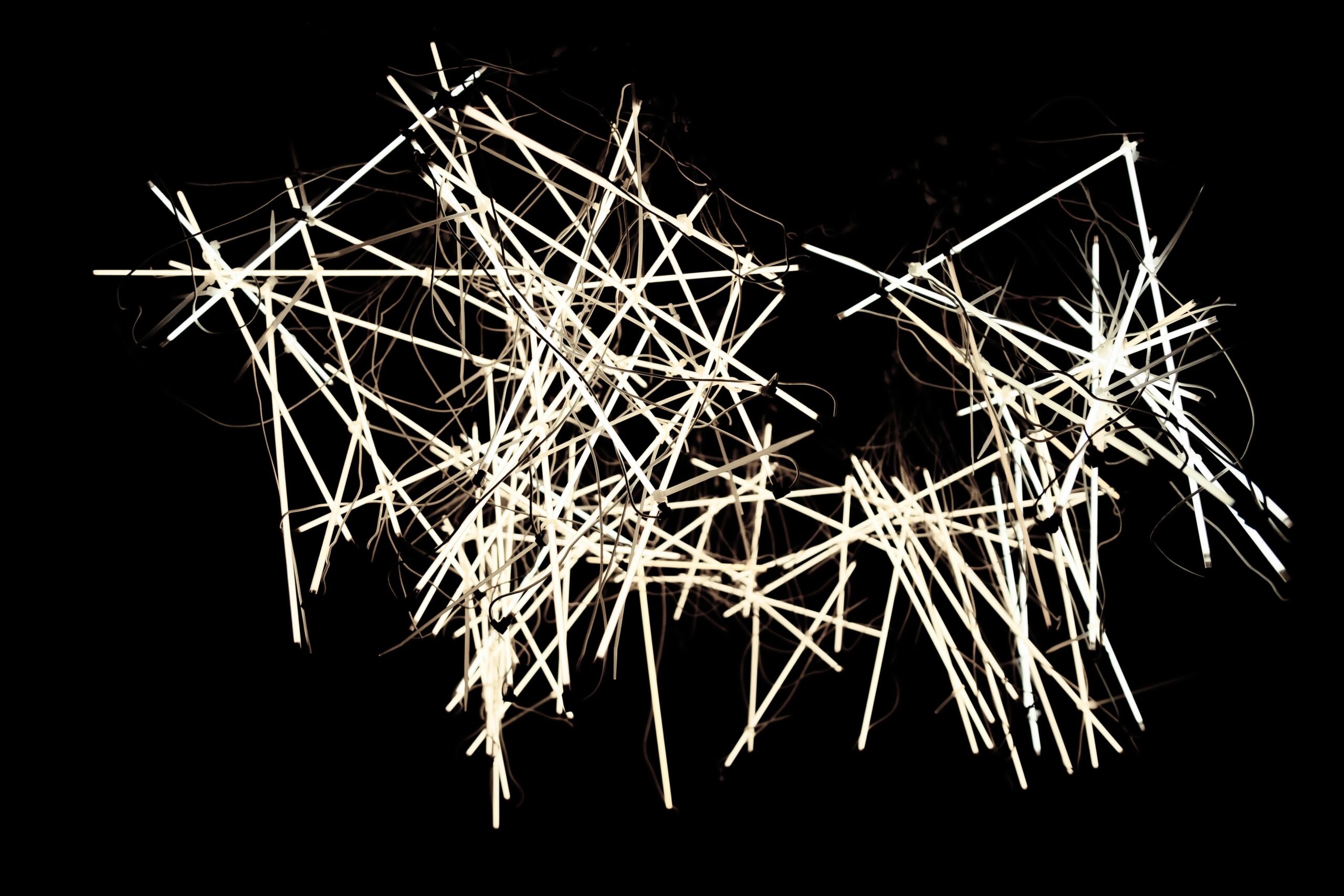 Illustration showing a tangled mess of arrows representing fragmented workflow